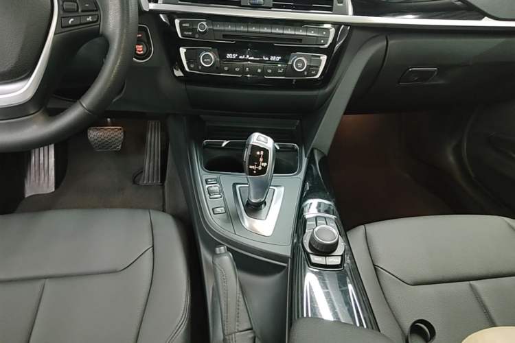 Used BMW 3 Series 2017 320Li Fashion Model Gear Lever
