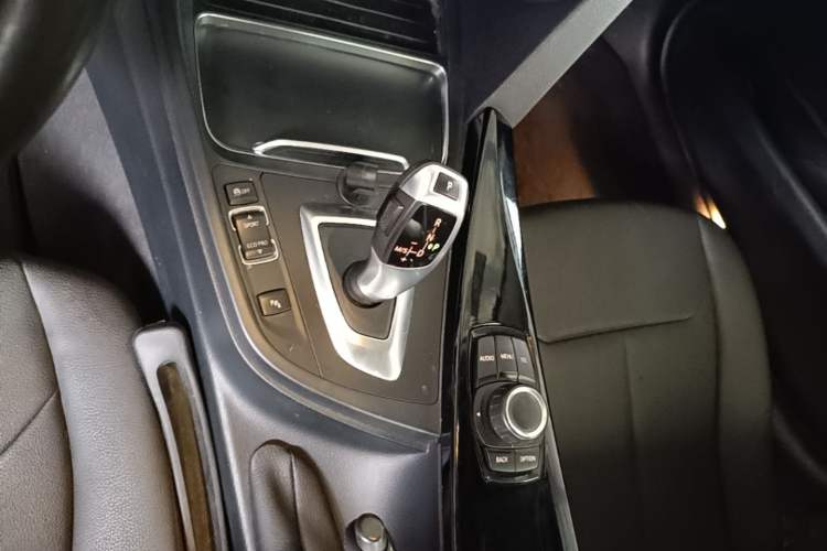 Used BMW 3 Series 2017 320Li Fashion Model Gear Lever