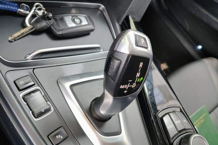 Used BMW 3 Series 2017 320Li Fashion Model Gear Lever
