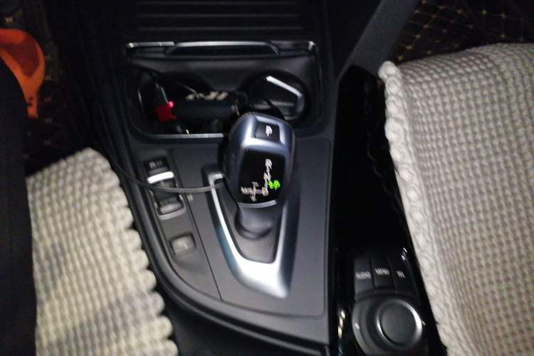 Used BMW 3 Series 2017 318i Fashion Model Gear Lever