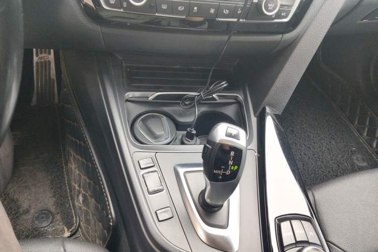 Used BMW 3 Series 2017 320Li Fashion Model Gear Lever
