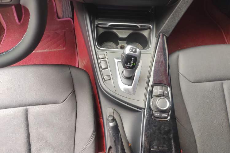 Used BMW 3 Series 2017 320Li Fashion Model Gear Lever