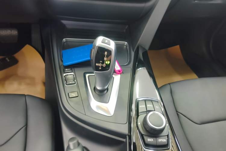 Used BMW 3 Series 2017 320Li Fashion Model Gear Lever