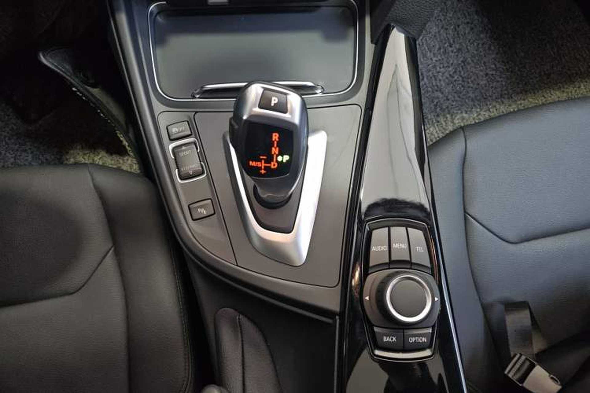 Used BMW 3 Series 2017 320Li Fashion Model Gear Lever