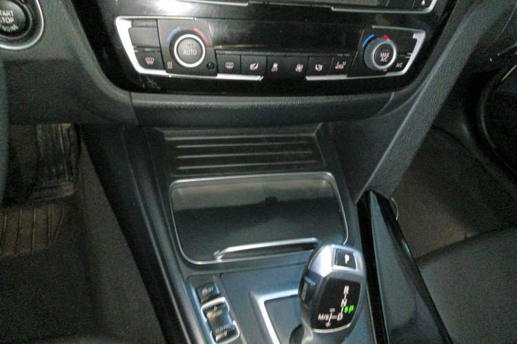 Used BMW 3 Series 2017 320Li Fashion Model Gear Lever