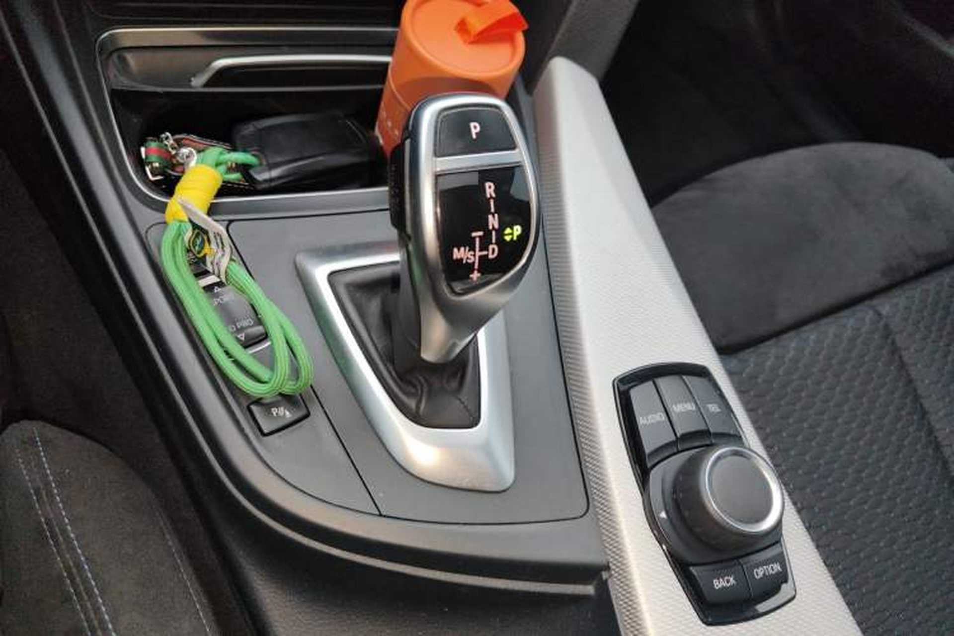 Used BMW 3 Series 2017 320i M Sport Gear Lever