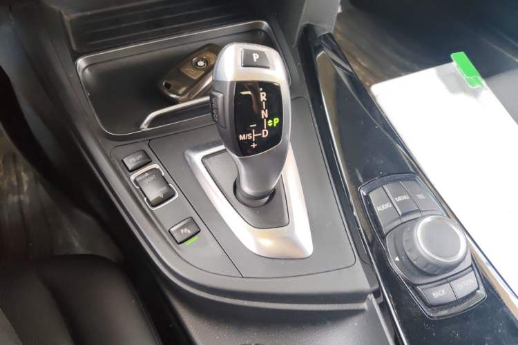 Used BMW 3 Series 2017 318Li Fashion Model Gear Lever