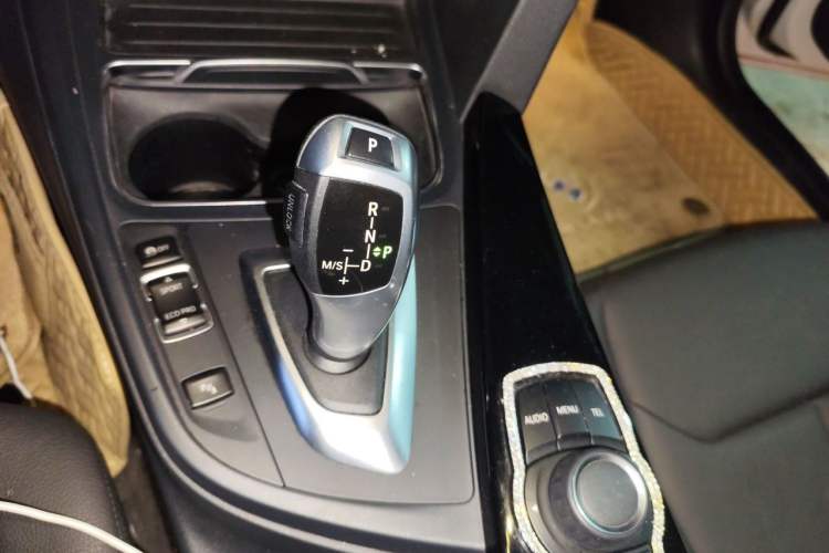 Used BMW 3 Series 2017 320Li Fashion Model Gear Lever
