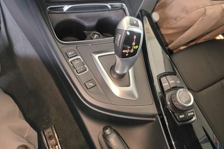 Used BMW 3 Series 2017 320Li Fashion Model Gear Lever