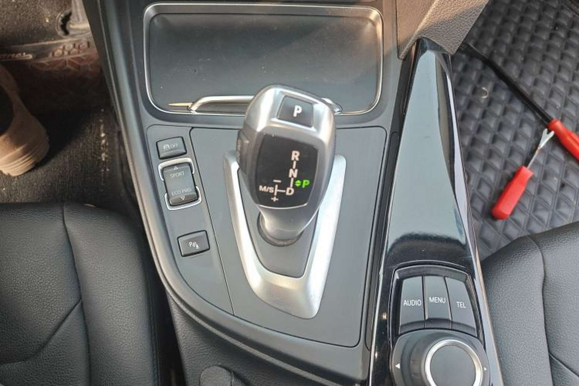 Used BMW 3 Series 2017 318i Fashion Model Gear Lever