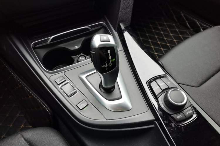 Used BMW 3 Series 2017 318Li Fashion Model Gear Lever