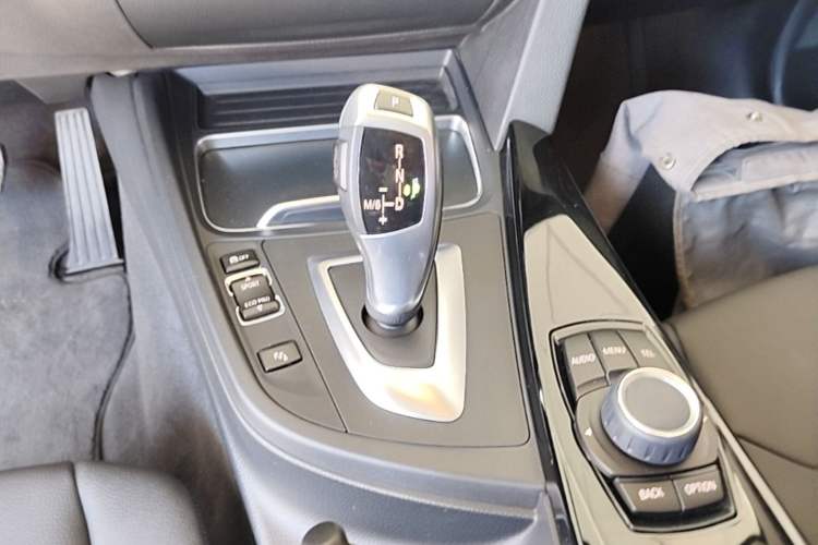 Used BMW 3 Series 2017 320Li xDrive Fashion Model Gear Lever