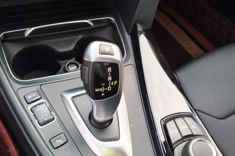 Used BMW 3 Series 2017 320Li Fashion Model Gear Lever