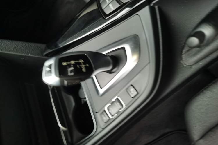 Used BMW 3 Series 2017 320Li Fashion Model Gear Lever