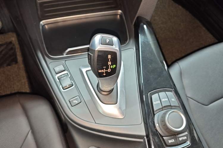 Used BMW 3 Series 2017 320Li Fashion Model Gear Lever
