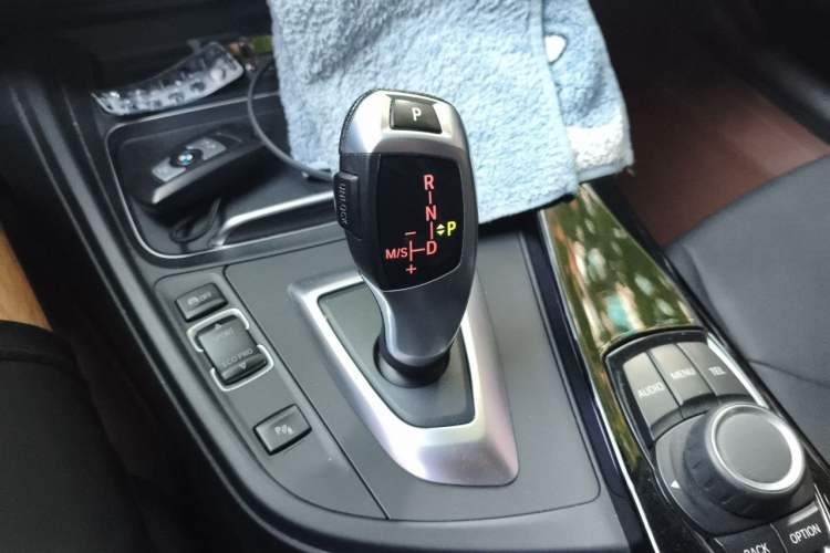 Used BMW 3 Series 2017 320Li Fashion Model Gear Lever