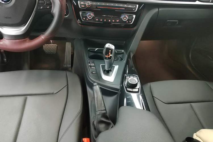 Used BMW 3 Series 2017 320Li Fashion Model Gear Lever