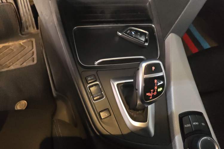 Used BMW 3 Series 2017 320i M Sport Gear Lever