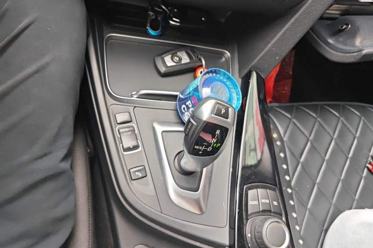 Used BMW 3 Series 2017 320Li Fashion Model Gear Lever