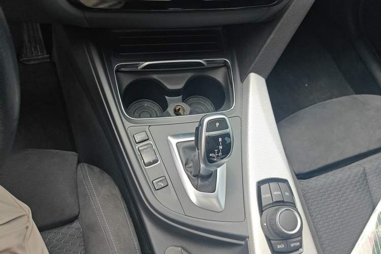 Used BMW 3 Series 2017 320i M Sport Gear Lever