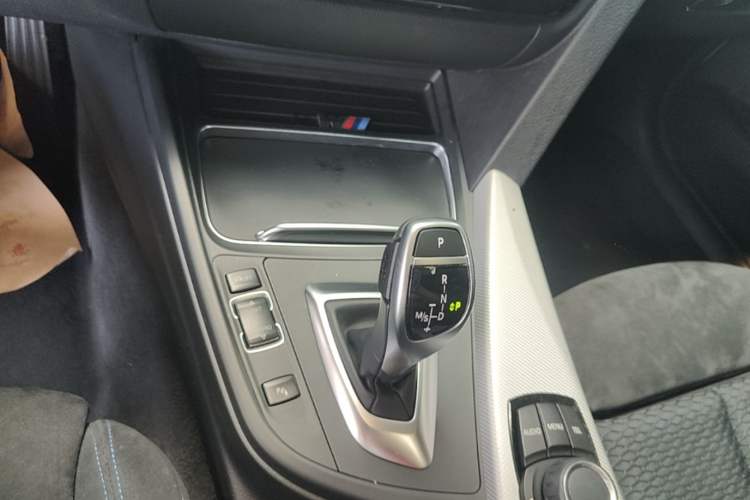 Used BMW 3 Series 2017 320i M Sport Gear Lever
