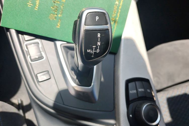Used BMW 3 Series 2017 320i M Sport Gear Lever