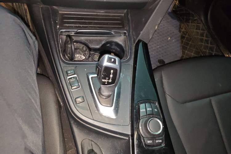 Used BMW 3 Series 2017 318Li Fashion Model Gear Lever