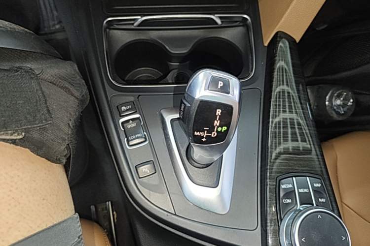 Used BMW 3 Series 2017 320Li Luxury Design Package Gear Lever