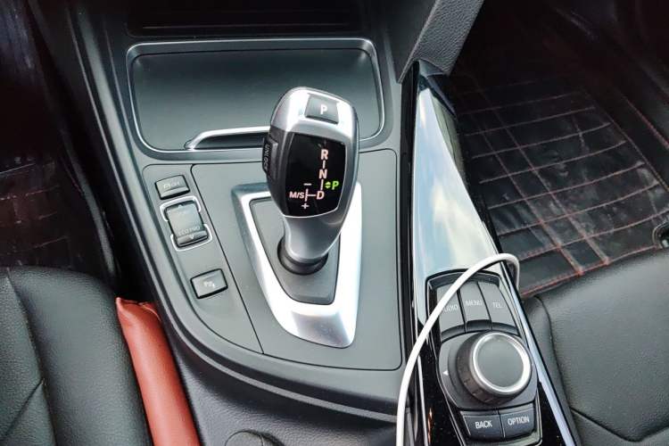 Used BMW 3 Series 2017 320Li Fashion Model Gear Lever