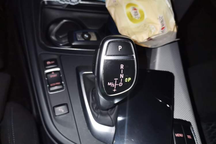 Used BMW 3 Series 2017 320i M Sport Gear Lever