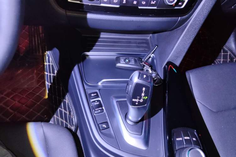 Used BMW 3 Series 2017 320Li Fashion Model Gear Lever