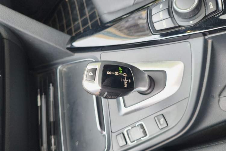 Used BMW 3 Series 2017 320Li Fashion Model Gear Lever