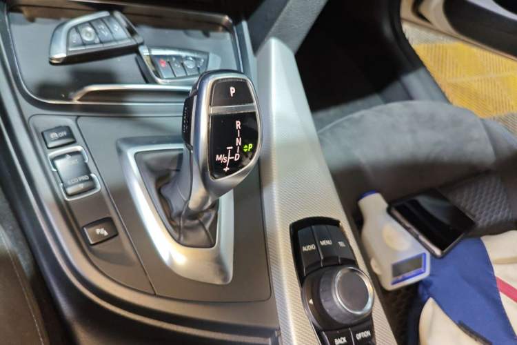 Used BMW 3 Series 2017 320i M Sport Gear Lever