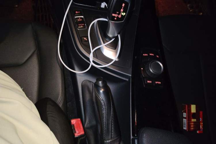Used BMW 3 Series 2017 318i Fashion Model Gear Lever