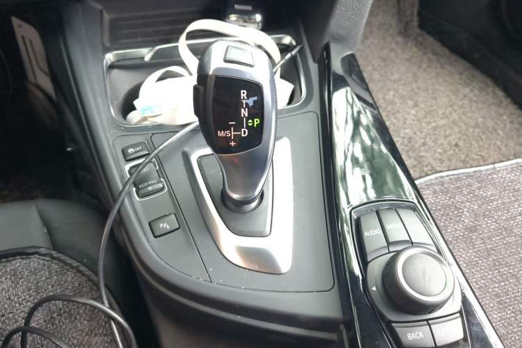 Used BMW 3 Series 2017 318Li Fashion Model Gear Lever