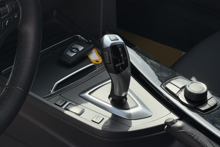 Used BMW 3 Series 2017 320Li Fashion Model Gear Lever
