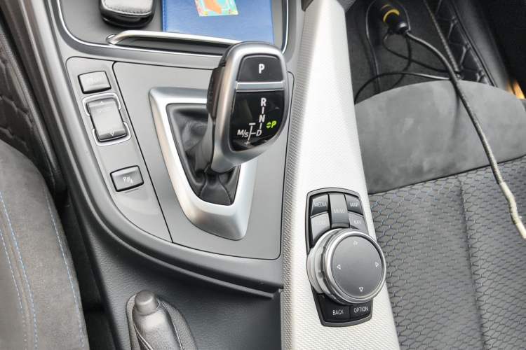 Used BMW 3 Series 2017 320i M Sport Gear Lever