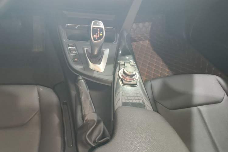 Used BMW 3 Series 2017 320Li M Sport Edition Gear Lever