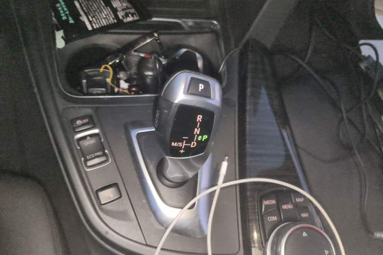 Used BMW 3 Series 2017 320Li Luxury Design Package Gear Lever