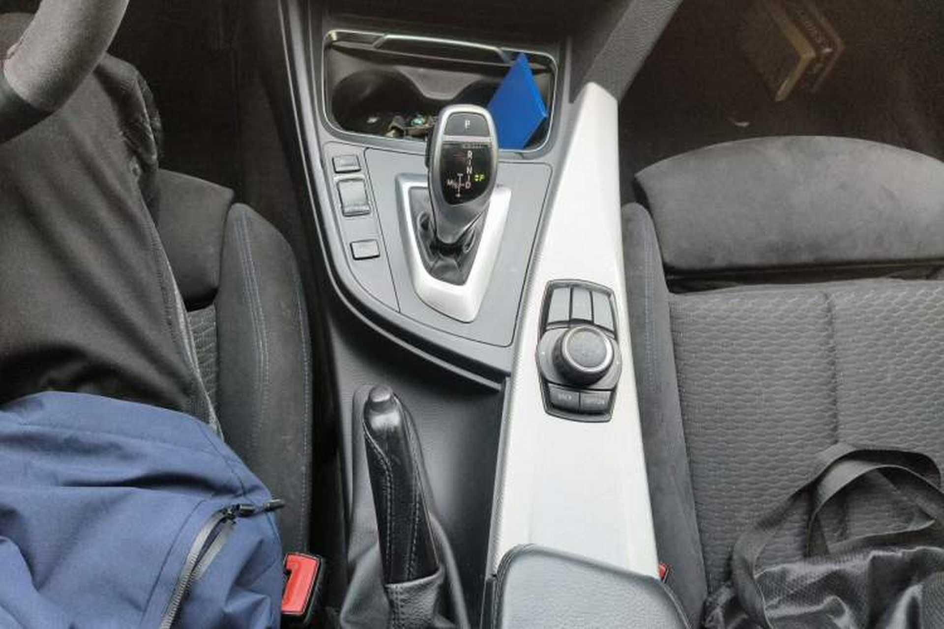 Used BMW 3 Series 2017 320i M Sport Gear Lever