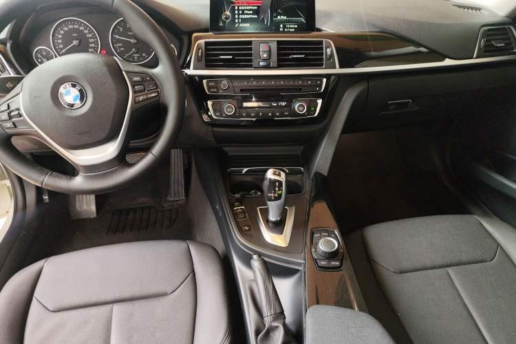 Used BMW 3 Series 2017 320Li Fashion Model Gear Lever