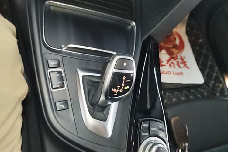 Used BMW 3 Series 2017 320Li M Sport Edition Gear Lever
