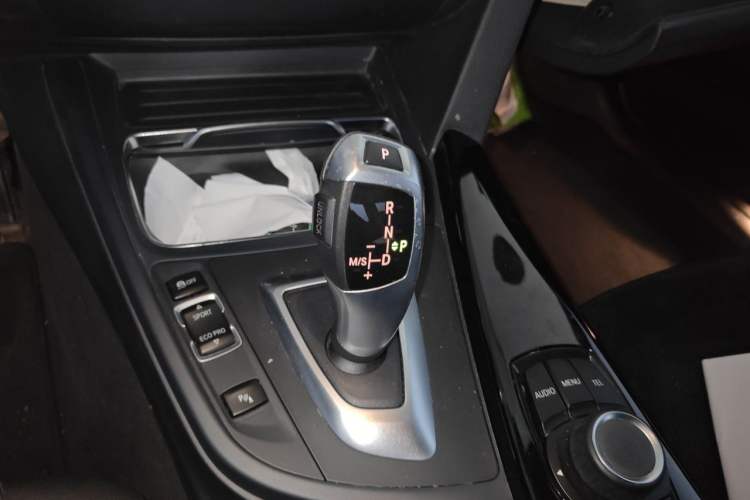 Used BMW 3 Series 2017 318Li Fashion Model Gear Lever