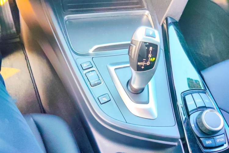 Used BMW 3 Series 2017 320Li Fashion Model Gear Lever