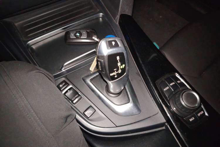 Used BMW 3 Series 2017 320Li Fashion Model Gear Lever