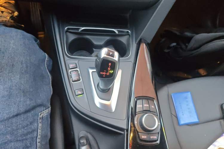 Used BMW 3 Series 2017 318Li Fashion Model Gear Lever