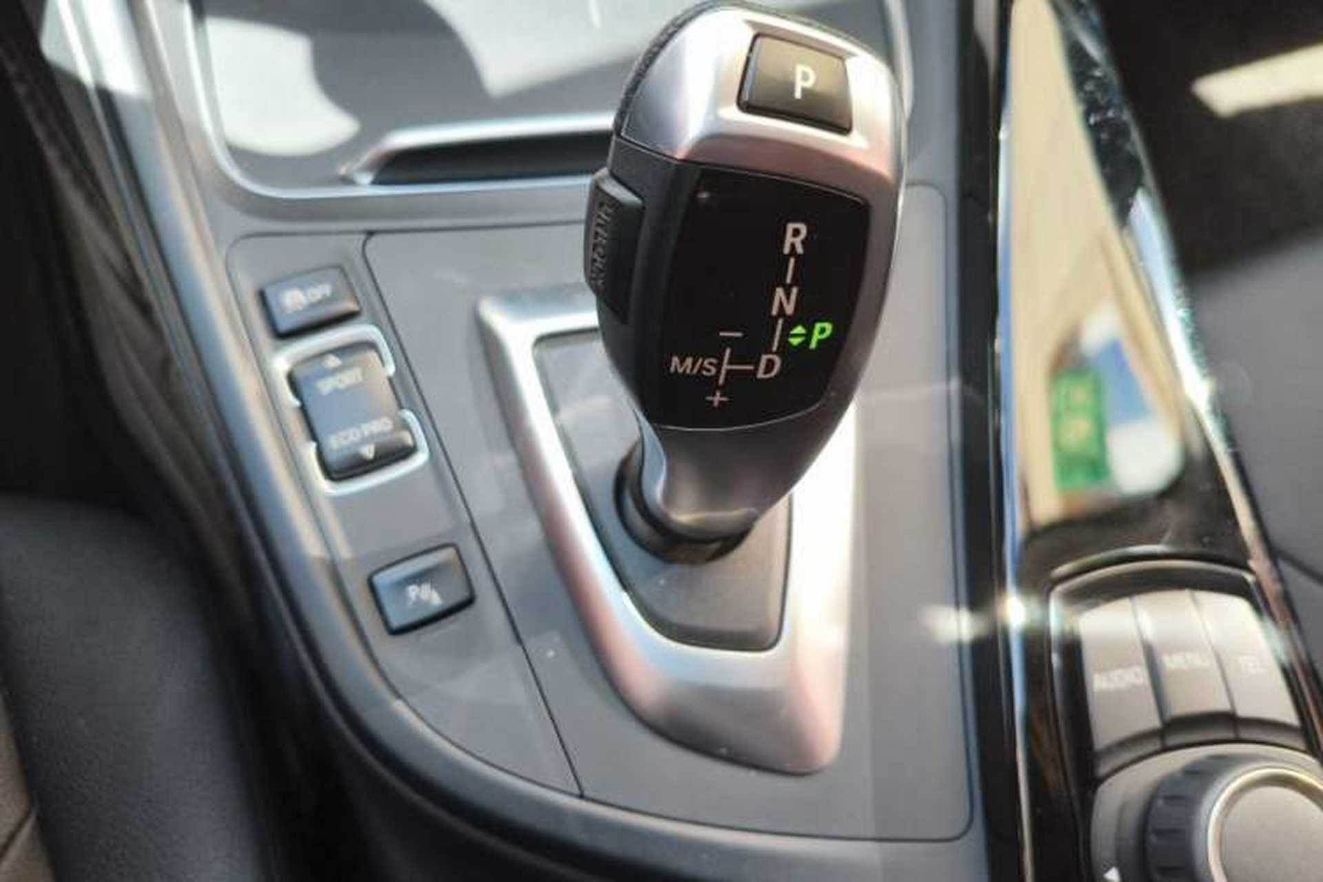 Used BMW 3 Series 2017 320Li xDrive Fashion Model Gear Lever