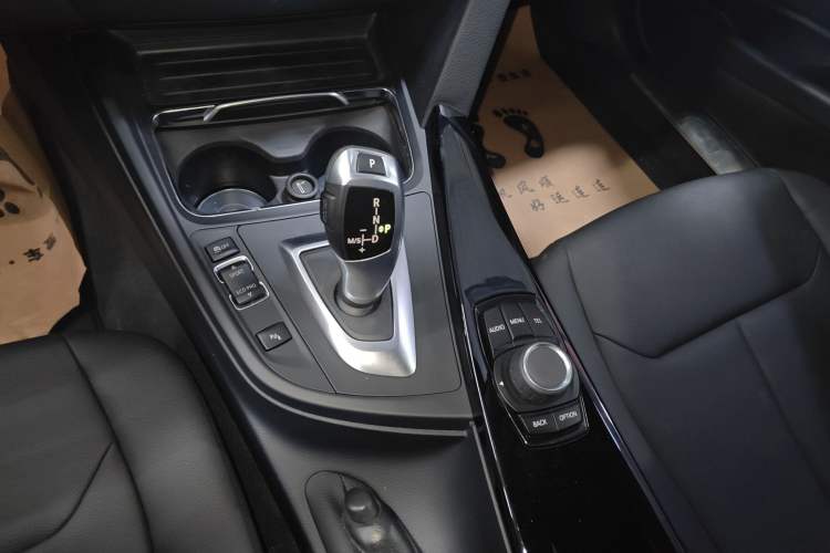 Used BMW 3 Series 2017 320Li Fashion Model Gear Lever
