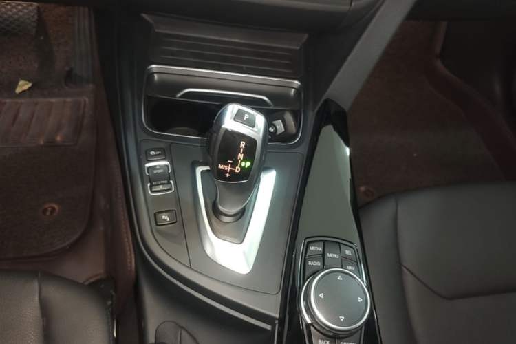 Used BMW 3 Series 2017 320Li Fashion Model Gear Lever