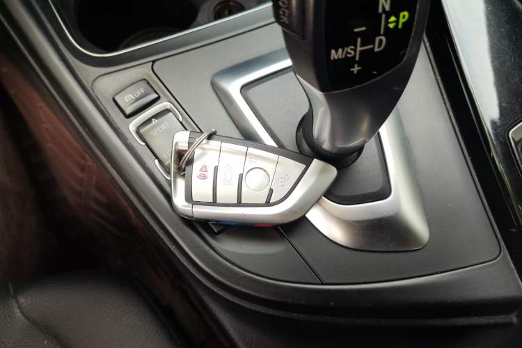 Used BMW 3 Series 2017 318Li Fashion Model Gear Lever
